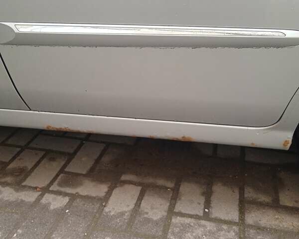 Серый Киа Черато, объемом двигателя 1.59 л и пробегом 240 тыс. км за 3500 $, фото 2 на Automoto.ua