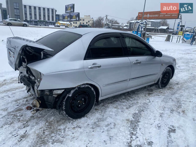 Сірий Кіа Черато, об'ємом двигуна 1.6 л та пробігом 190 тис. км за 1700 $, фото 5 на Automoto.ua
