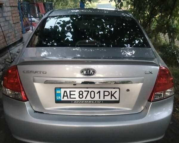 Серый Киа Черато, объемом двигателя 1.58 л и пробегом 170 тыс. км за 4500 $, фото 10 на Automoto.ua