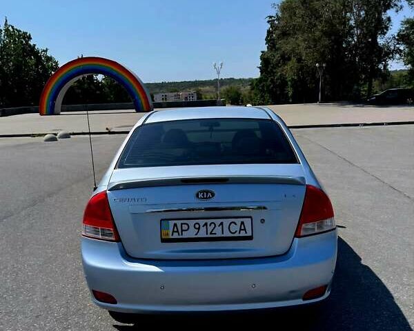 Серый Киа Черато, объемом двигателя 1.98 л и пробегом 288 тыс. км за 5000 $, фото 6 на Automoto.ua