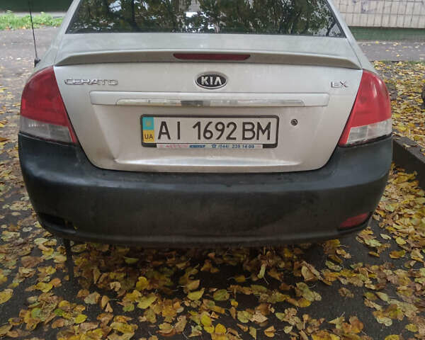 Кіа Черато 2007 у Києві на Automoto.ua Сірий Кіа Черато, об'ємом двигуна 1.6 л та пробігом 500 тис. км за 2500 $, фото 1 на Automoto.ua