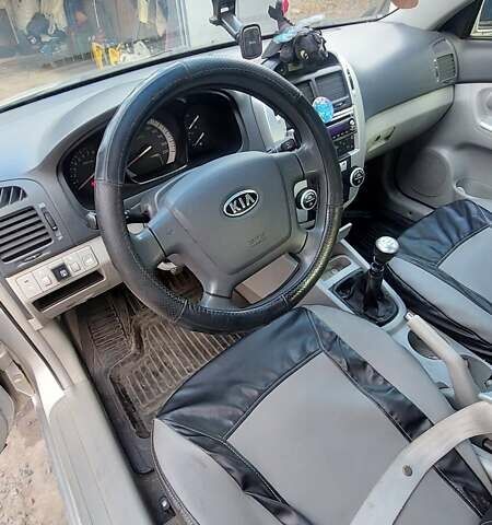 Серый Киа Черато, объемом двигателя 1.6 л и пробегом 206 тыс. км за 4700 $, фото 12 на Automoto.ua