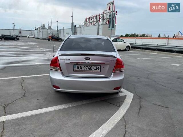 Серый Киа Черато, объемом двигателя 2 л и пробегом 183 тыс. км за 4000 $, фото 4 на Automoto.ua