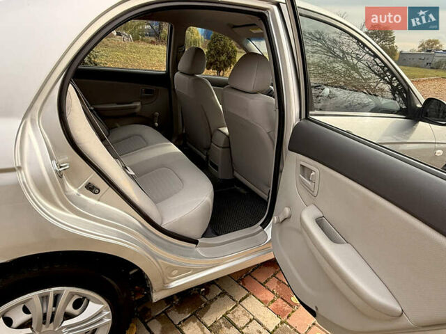 Кіа Черато 2008 у Харкові на Automoto.ua Сірий Кіа Черато, об'ємом двигуна 1.6 л та пробігом 149 тис. км за 3900 $, фото 17 на Automoto.ua