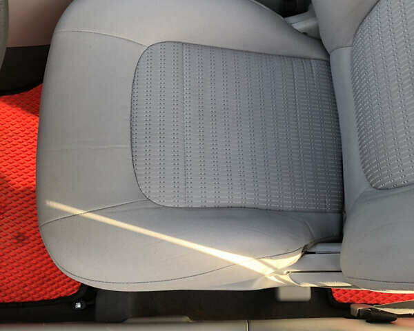 Серый Киа Черато, объемом двигателя 1.6 л и пробегом 213 тыс. км за 4400 $, фото 27 на Automoto.ua