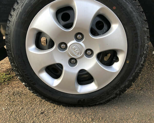 Серый Киа Черато, объемом двигателя 1.6 л и пробегом 213 тыс. км за 4400 $, фото 18 на Automoto.ua