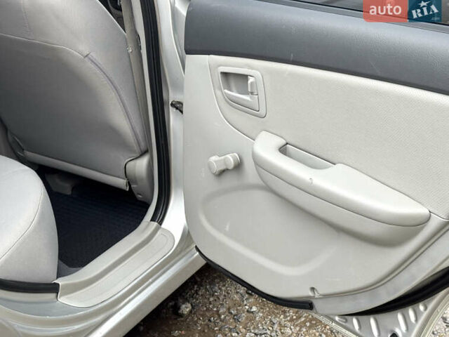 Серый Киа Черато, объемом двигателя 1.6 л и пробегом 180 тыс. км за 4950 $, фото 25 на Automoto.ua