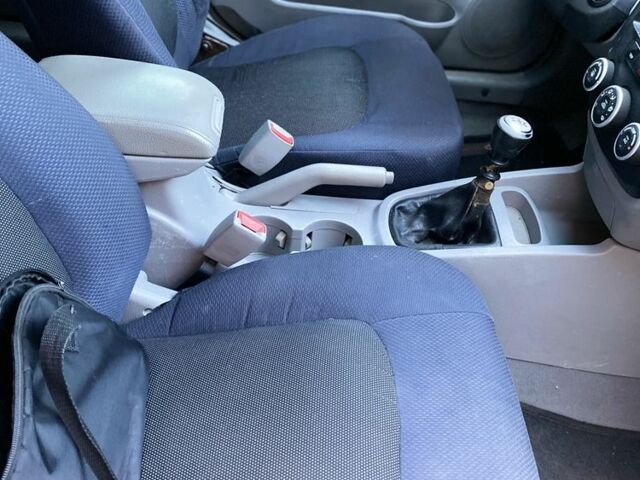 Кіа Черато 2008 у Александрие на Automoto.ua Сірий Кіа Черато, об'ємом двигуна 1.6 л та пробігом 290 тис. км за 4000 $, фото 2 на Automoto.ua