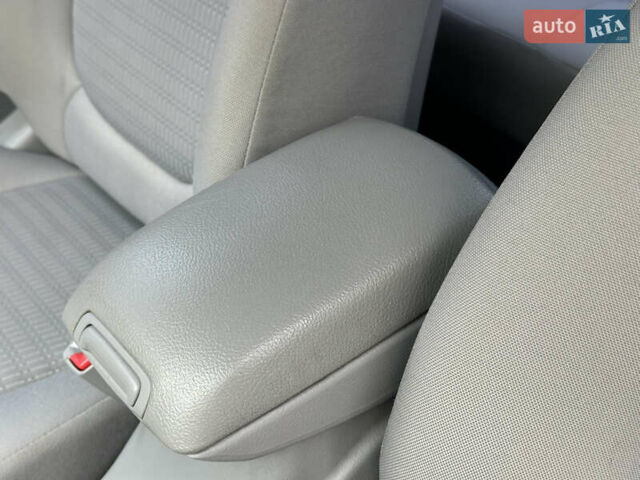 Сірий Кіа Черато, об'ємом двигуна 2 л та пробігом 192 тис. км за 5100 $, фото 13 на Automoto.ua