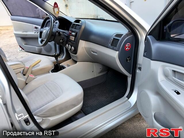 Киа Черато 2008 в Полтаве на Automoto.ua Серый Киа Черато, объемом двигателя 1.6 л и пробегом 194 тыс. км за 4000 $, фото 2 на Automoto.ua