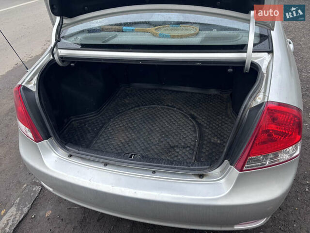 Серый Киа Черато, объемом двигателя 2 л и пробегом 160 тыс. км за 4500 $, фото 9 на Automoto.ua