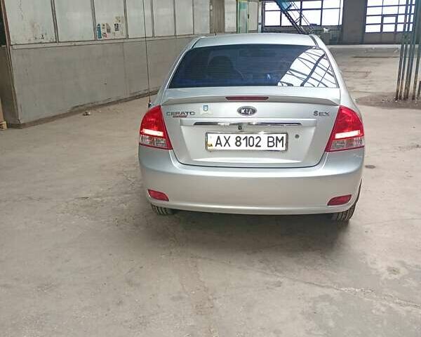 Серый Киа Черато, объемом двигателя 1.59 л и пробегом 229 тыс. км за 5400 $, фото 5 на Automoto.ua