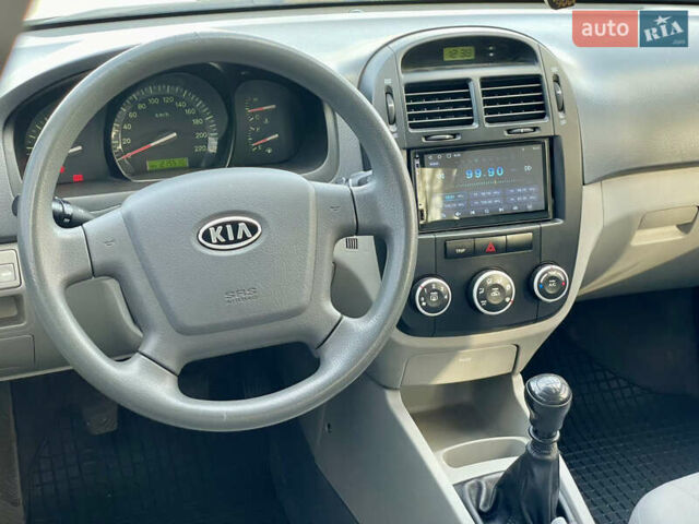 Серый Киа Черато, объемом двигателя 1.6 л и пробегом 214 тыс. км за 4500 $, фото 14 на Automoto.ua