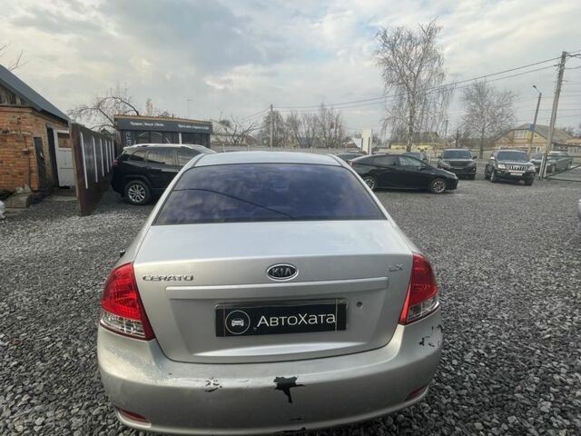 Серый Киа Черато, объемом двигателя 1.6 л и пробегом 220 тыс. км за 2550 $, фото 4 на Automoto.ua