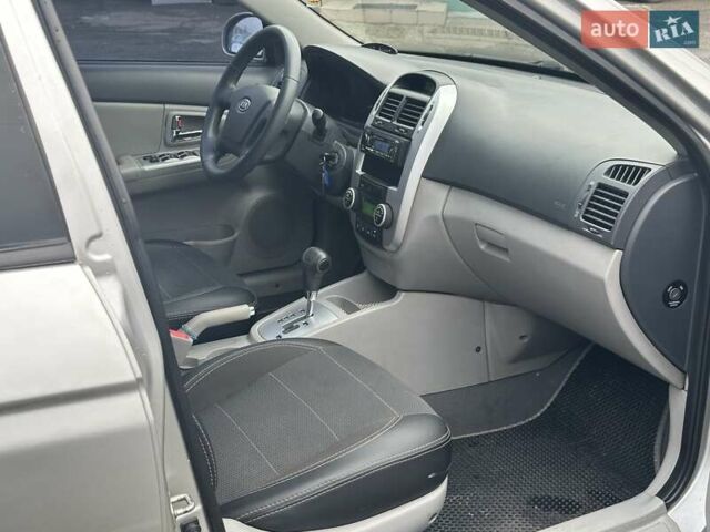 Серый Киа Черато, объемом двигателя 1.98 л и пробегом 188 тыс. км за 4990 $, фото 20 на Automoto.ua