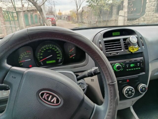 Сірий Кіа Черато, об'ємом двигуна 1.6 л та пробігом 270 тис. км за 3600 $, фото 6 на Automoto.ua