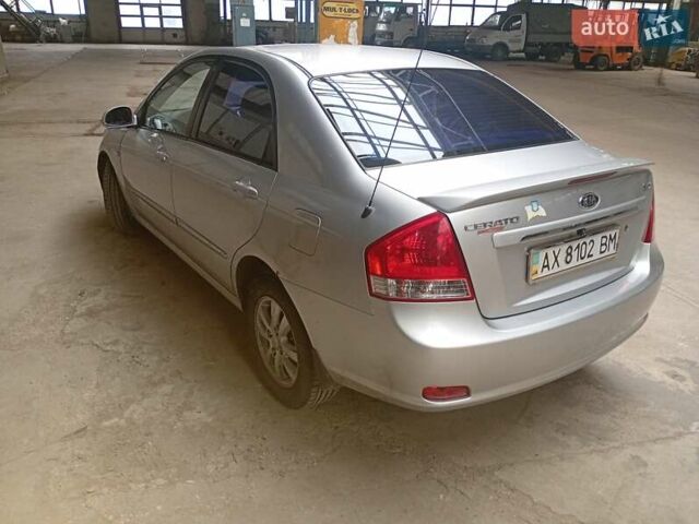 Серый Киа Черато, объемом двигателя 1.59 л и пробегом 229 тыс. км за 5400 $, фото 6 на Automoto.ua