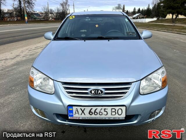 Серый Киа Черато, объемом двигателя 2 л и пробегом 250 тыс. км за 4200 $, фото 1 на Automoto.ua