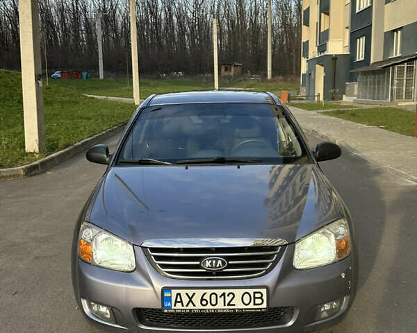 Серый Киа Черато, объемом двигателя 1.6 л и пробегом 140 тыс. км за 4500 $, фото 2 на Automoto.ua