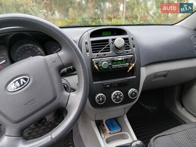 Киа Черато 2008 в Киеве на Automoto.ua Серый Киа Черато, объемом двигателя 1.59 л и пробегом 401 тыс. км за 4400 $, фото 15 на Automoto.ua