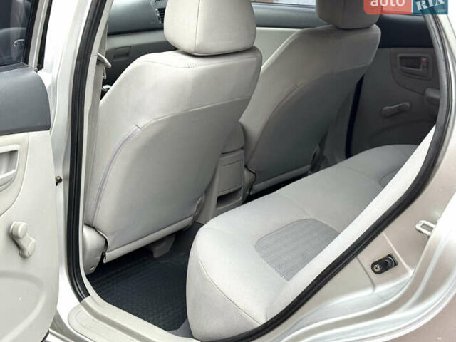 Серый Киа Черато, объемом двигателя 1.6 л и пробегом 180 тыс. км за 4950 $, фото 21 на Automoto.ua