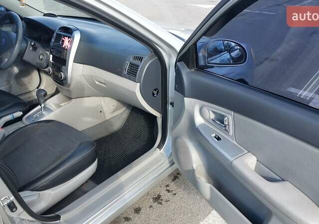 Киа Черато 2008 в Ирпене на Automoto.ua Серый Киа Черато, объемом двигателя 2 л и пробегом 188 тыс. км за 5000 $, фото 11 на Automoto.ua