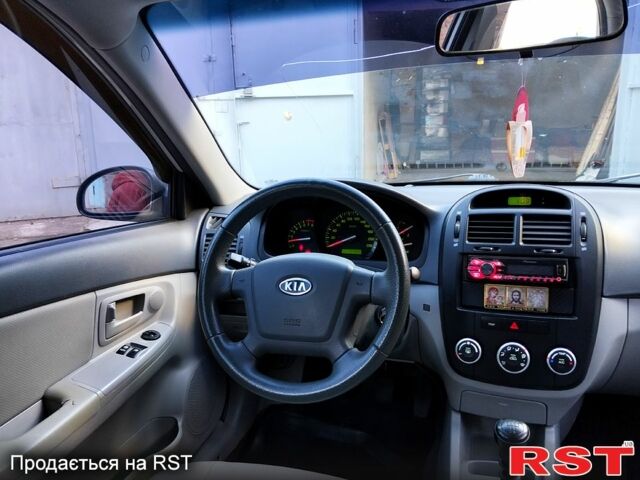 Киа Черато 2008 в Полтаве на Automoto.ua Серый Киа Черато, объемом двигателя 1.6 л и пробегом 194 тыс. км за 4000 $, фото 4 на Automoto.ua