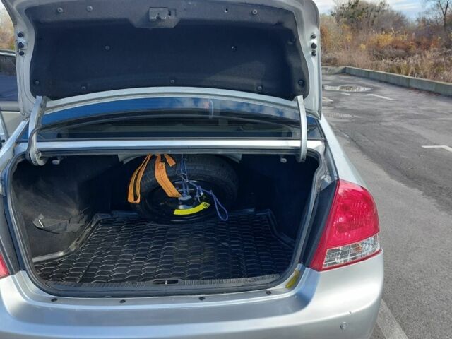 Киа Черато 2008 в Ирпене на Automoto.ua Серый Киа Черато, объемом двигателя 2 л и пробегом 188 тыс. км за 5000 $, фото 4 на Automoto.ua