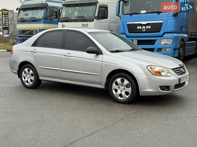 Серый Киа Черато, объемом двигателя 1.6 л и пробегом 180 тыс. км за 4950 $, фото 3 на Automoto.ua