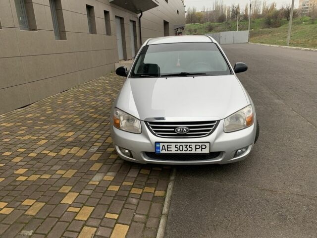 Серый Киа Черато, объемом двигателя 1.6 л и пробегом 180 тыс. км за 4800 $, фото 1 на Automoto.ua