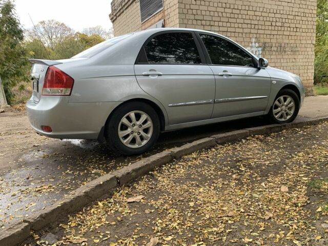 Киа Черато 2008 в Днепре (Днепропетровске) на Automoto.ua Серый Киа Черато, объемом двигателя 2 л и пробегом 199 тыс. км за 5299 $, фото 12 на Automoto.ua