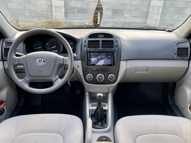 Серый Киа Черато, объемом двигателя 1.6 л и пробегом 215 тыс. км за 4500 $, фото 17 на Automoto.ua