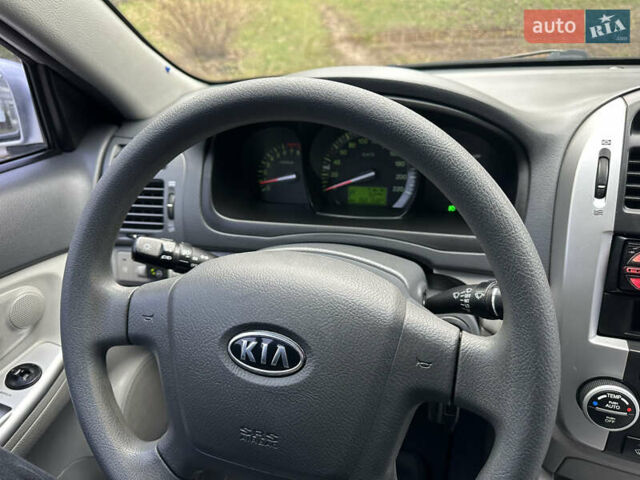 Сірий Кіа Черато, об'ємом двигуна 2 л та пробігом 192 тис. км за 5100 $, фото 17 на Automoto.ua