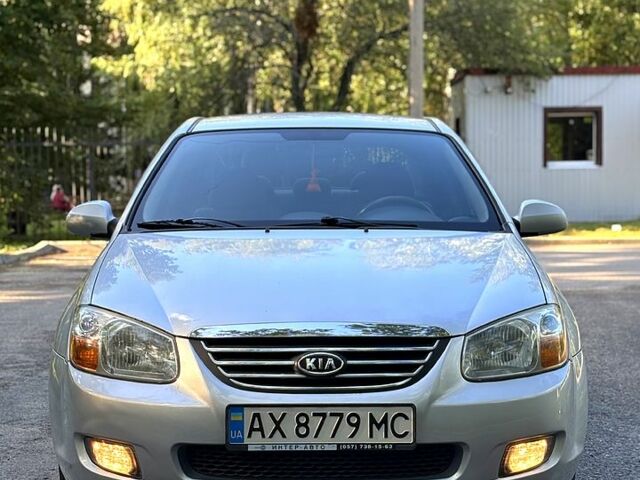 Серый Киа Черато, объемом двигателя 2 л и пробегом 215 тыс. км за 4950 $, фото 1 на Automoto.ua