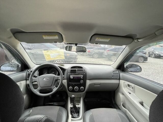 Серый Киа Черато, объемом двигателя 1.6 л и пробегом 144 тыс. км за 4700 $, фото 6 на Automoto.ua