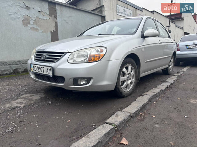 Серый Киа Черато, объемом двигателя 2 л и пробегом 160 тыс. км за 4500 $, фото 1 на Automoto.ua