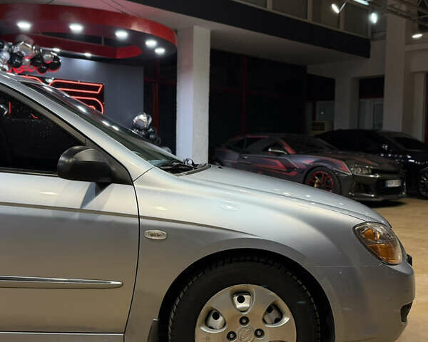 Серый Киа Черато, объемом двигателя 1.6 л и пробегом 172 тыс. км за 5500 $, фото 8 на Automoto.ua