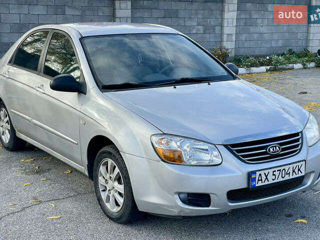 Серый Киа Черато, объемом двигателя 1.6 л и пробегом 214 тыс. км за 4500 $, фото 1 на Automoto.ua