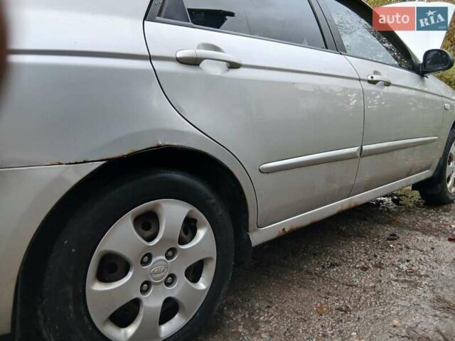 Киа Черато 2008 в Киеве на Automoto.ua Серый Киа Черато, объемом двигателя 1.59 л и пробегом 401 тыс. км за 4400 $, фото 6 на Automoto.ua