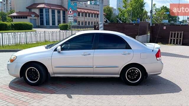 Серый Киа Черато, объемом двигателя 1.6 л и пробегом 250 тыс. км за 5000 $, фото 13 на Automoto.ua