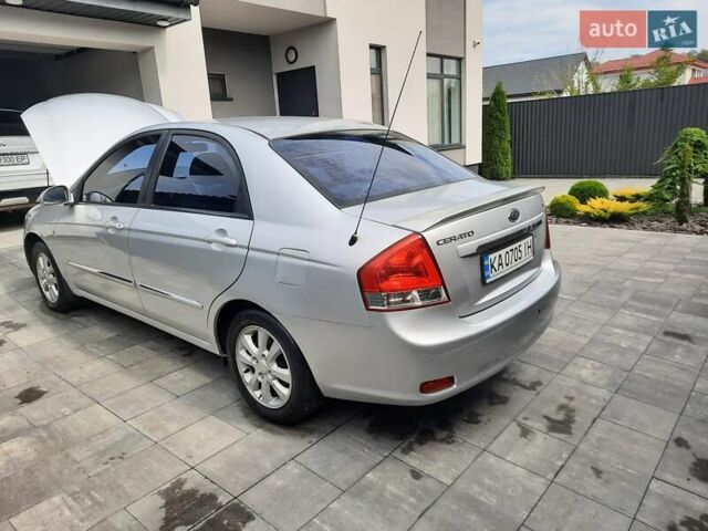 Сірий Кіа Черато, об'ємом двигуна 2 л та пробігом 192 тис. км за 4700 $, фото 2 на Automoto.ua