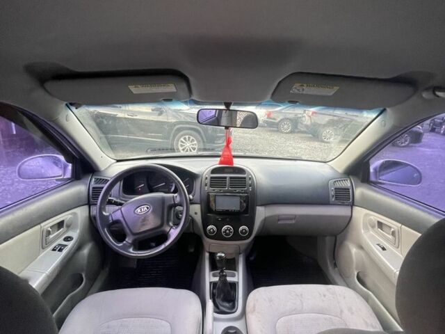 Серый Киа Черато, объемом двигателя 1.6 л и пробегом 220 тыс. км за 2550 $, фото 6 на Automoto.ua