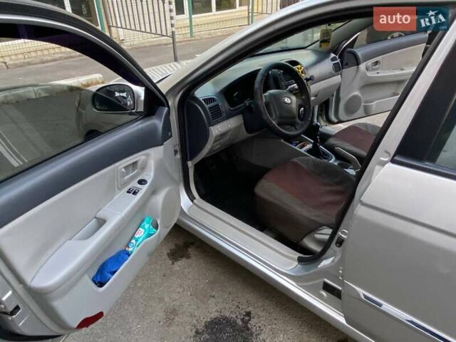 Киа Черато 2008 в Умани на Automoto.ua Серый Киа Черато, объемом двигателя 1.59 л и пробегом 267 тыс. км за 4000 $, фото 7 на Automoto.ua
