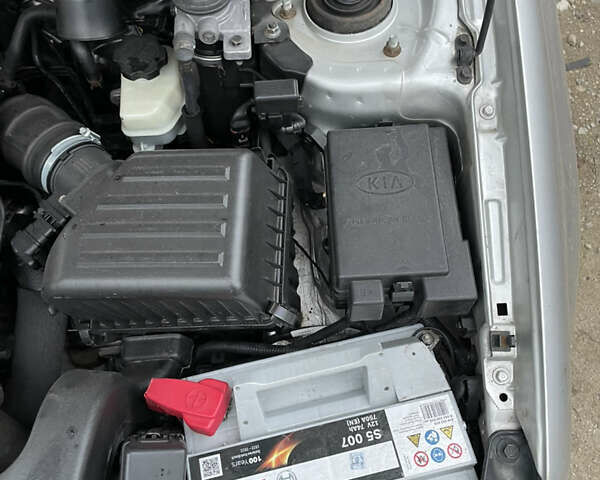 Серый Киа Черато, объемом двигателя 1.6 л и пробегом 210 тыс. км за 1900 $, фото 15 на Automoto.ua