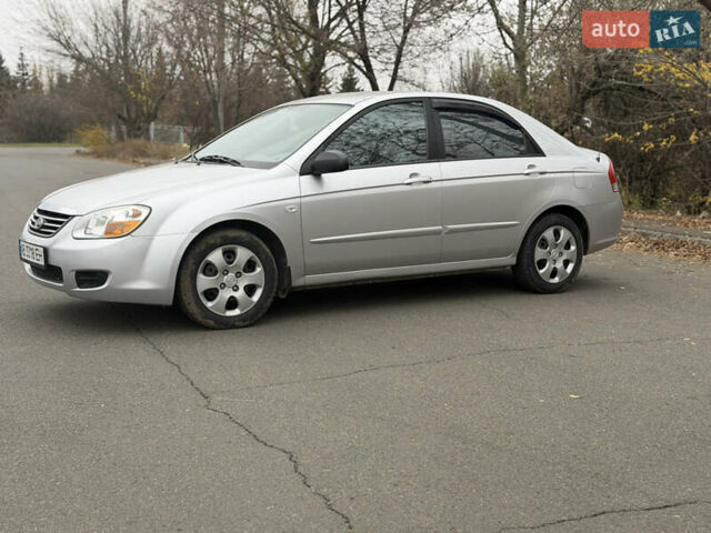 Серый Киа Черато, объемом двигателя 1.59 л и пробегом 196 тыс. км за 4950 $, фото 5 на Automoto.ua