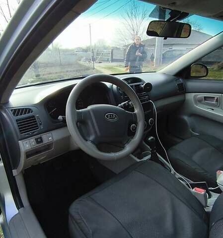 Серый Киа Черато, объемом двигателя 1.6 л и пробегом 176 тыс. км за 5500 $, фото 8 на Automoto.ua