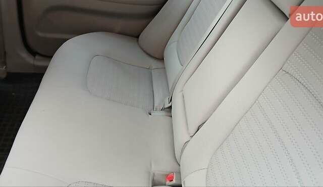 Серый Киа Черато, объемом двигателя 1.6 л и пробегом 158 тыс. км за 4500 $, фото 6 на Automoto.ua