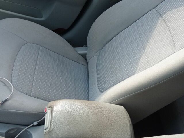 Серый Киа Черато, объемом двигателя 1.6 л и пробегом 130 тыс. км за 2019 $, фото 7 на Automoto.ua