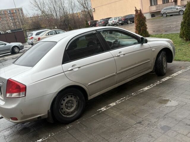 Серый Киа Черато, объемом двигателя 1.6 л и пробегом 194 тыс. км за 4200 $, фото 3 на Automoto.ua