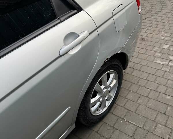 Серый Киа Черато, объемом двигателя 1.6 л и пробегом 181 тыс. км за 4200 $, фото 5 на Automoto.ua